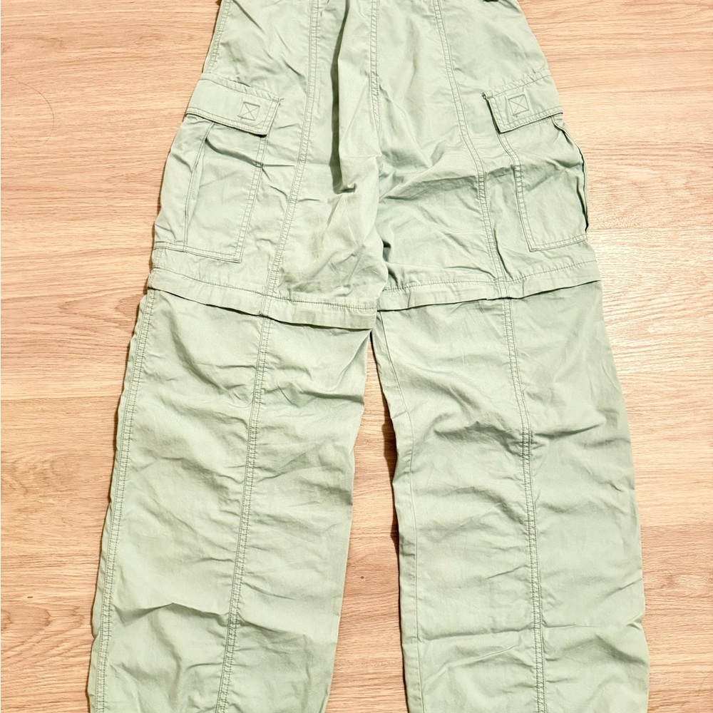 Levi's Women's Light Green Convertible Cargo Pants - Picture 2 of 3